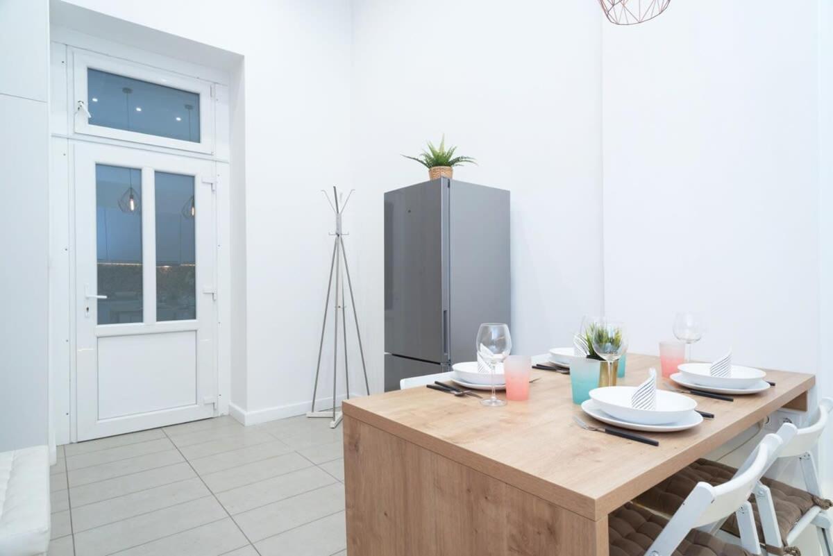 Super Central Apartment With A/C Budapest Ngoại thất bức ảnh