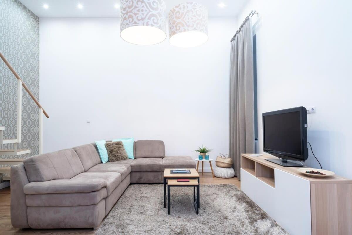 Super Central Apartment With A/C Budapest Ngoại thất bức ảnh